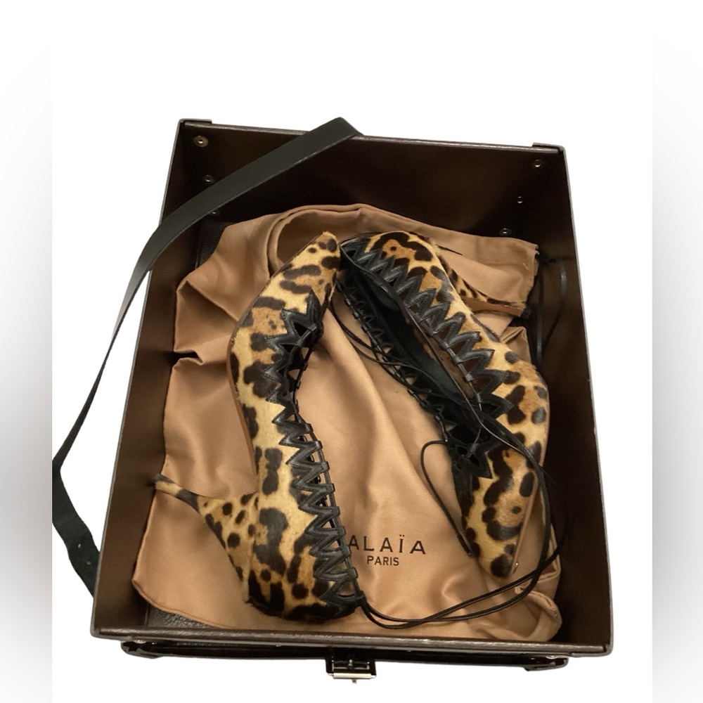 NWT ALAÏA Leopard Print Leather Trim Ankle-Wrap Pumps Brown & Black Size US 7 - Picture 8 of 16